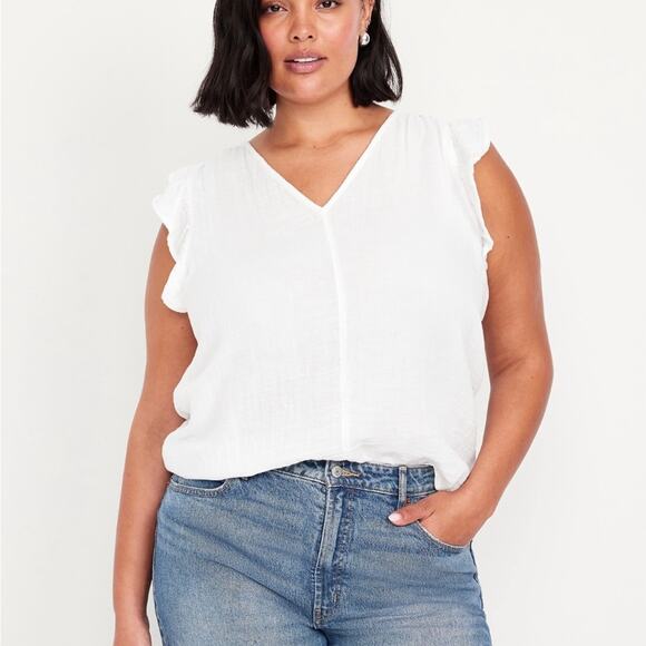 Old Navy Tops - Old Navy White Lilies Sleeveless Crinkle Gauze Top